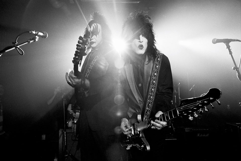 Kiss tocando