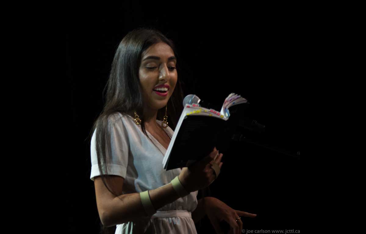 poemas feministas rupi kaur