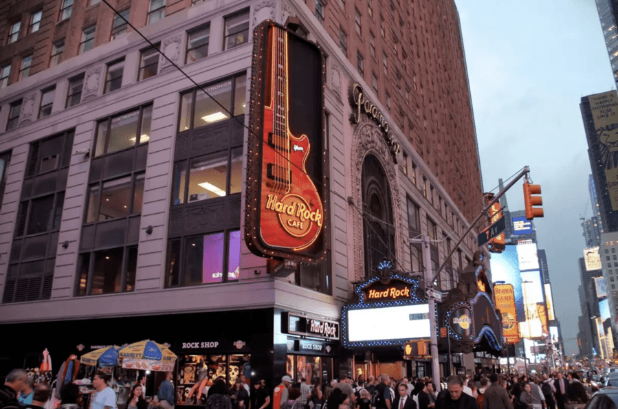 Hard Rock NY, tiendas temáticas y ejemplos de experiencia de cliente